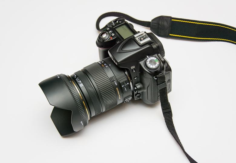 camera-431119_1280